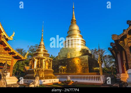 Stupa au Wat Phra Singh à Chiang Mai, Thaïlande Banque D'Images