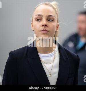 Ellie Roebuck #1(GK) de Manchester City arrive au stade de l'Académie lors du match de la Super League féminine de Barclays FA entre Manchester City et Arsenal au stade Etihad de Manchester le samedi 11th février 2023. (Photo : Mike Morese | MI News) Credit: MI News & Sport /Alay Live News Banque D'Images