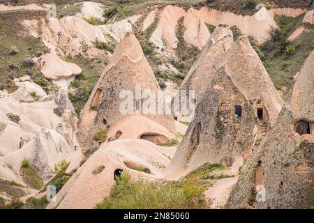 Cheminées de fées et vues sur Uçhisar, Nevşehir, Cappadoce, Turquie Banque D'Images