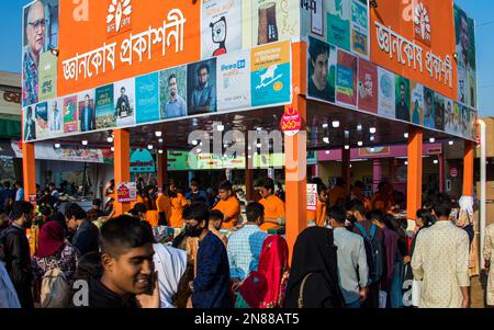 L'une des plus grandes expositions annuelles du livre au monde est connue sous le nom d'Ekuse BoE Mela, image prise sur 10 février 2023, de Dhaka, Bangladesh, Asie du Sud Banque D'Images