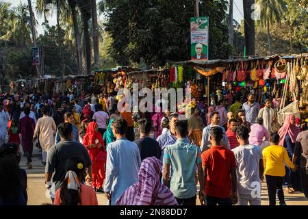 L'une des plus grandes expositions annuelles du livre au monde est connue sous le nom d'Ekuse BoE Mela, image prise sur 10 février 2023, de Dhaka, Bangladesh, Asie du Sud Banque D'Images