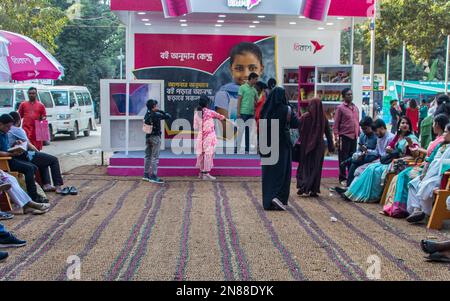 L'une des plus grandes expositions annuelles du livre au monde est connue sous le nom d'Ekuse BoE Mela, image prise sur 10 février 2023, de Dhaka, Bangladesh, Asie du Sud Banque D'Images