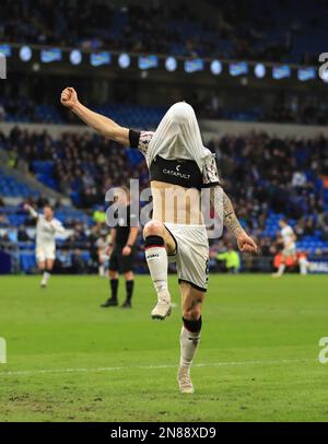 Riley McGree, de Middlesbrough, célèbre le troisième but de son match lors du championnat Sky Bet au Cardiff City Stadium. Date de la photo: Samedi 11 février 2023. Banque D'Images