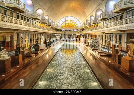 La piscine, l'extraordinaire musée d'art de Roubaix, dans le nord de la france, dans l'ancienne piscine intérieure publique de la ville Banque D'Images