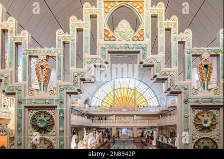 La porte monumentale de Sandier à la piscine, le musée d'art de Roubaix, dans le nord de la France, dans l'ancienne piscine intérieure publique de la ville Banque D'Images