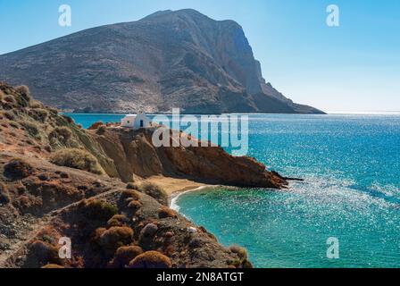 Agioi Anargyroi plage et église, Anafi Banque D'Images