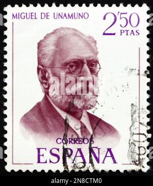 ESPAGNE - VERS 1970: Un timbre imprimé en Espagne montre Miguel de Unamuno (1864-1936), écrivain espagnol, vers 1970 Banque D'Images