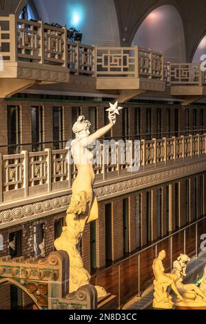 Statue de Hector Lemaire, l'Etoile du Berger, à la piscine, musée d'art de Roubaix, dans le nord de la France Banque D'Images