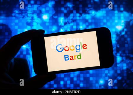 Composite numérique du logo de Google Bard ai chatbot sur l'écran du téléphone Banque D'Images