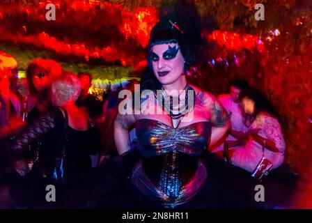 New York City, NY, USA, Portrait, Femme, Drag Queen, maquillage, danse dans gay Disco Nightclub, LGBT, nuit, Banque D'Images