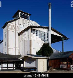 Cologne, Allemagne, 08 février 2023 : arrière de l'ancien édifice de la tribune de l'hippodrome de Cologne-Weidenpesch Banque D'Images