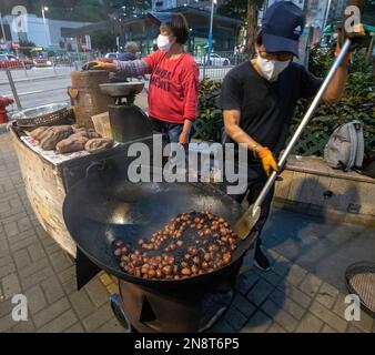 Châtaignes rôties traditionnelles, Hong Kong, Chine. Banque D'Images