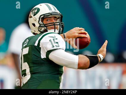 New York Jets quarterback Tim Tebow (15) warms up before of an NFL football  game against the Buffalo Bills on Sunday, Dec. 30, 2012, in Orchard Park,  N.Y. (AP Photo/Bill Wippert Stock