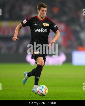 Leipzig, Allemagne. 11th févr. 2023. Football: Bundesliga, RB Leipzig - 1. FC Union Berlin, Matchday 20, Red Bull Arena. Kevin Behrens, de l'Union, joue le ballon. Crédit : Robert Michael/dpa - REMARQUE IMPORTANTE : Conformément aux exigences de la DFL Deutsche Fußball Liga et de la DFB Deutscher Fußball-Bund, il est interdit d'utiliser ou d'avoir utilisé des photos prises dans le stade et/ou du match sous forme de séquences et/ou de séries de photos de type vidéo./dpa/Alay Live News Banque D'Images