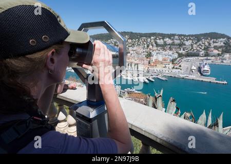 France, Nice, Jardins de Cimiez, vue touristique de Nice et du port depuis le parc du monastère, Matisse, notre Dame de Cimiez. Banque D'Images