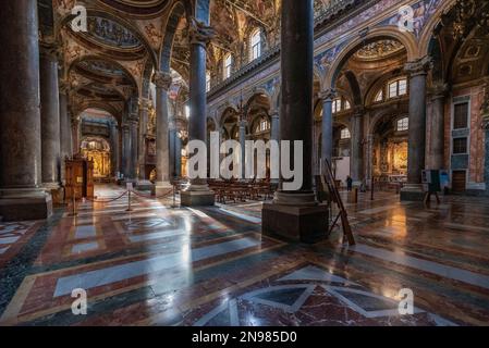 L'intérieur de l'église Saint Joseph des Pères Théatins Banque D'Images