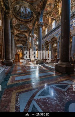 L'intérieur de l'église Saint Joseph des Pères Théatins Banque D'Images