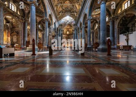 L'intérieur de l'église Saint Joseph des Pères Théatins Banque D'Images