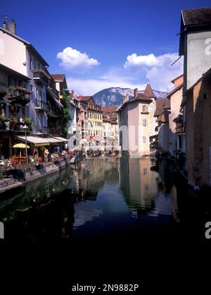 France, Savoie, Annecy, entourant le canal du Thiou est la partie historique de la ville, Vieille Ville. Banque D'Images