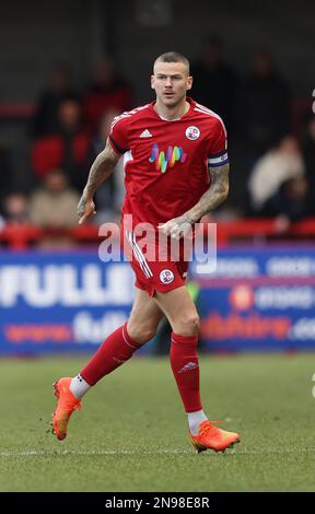 Ben Gladwin de Crawley Town en action pendant le match de la Ligue EFL deux entre Crawley Town et Crewe Alexandra au stade Broadfield de Crawley. 11th février 2023 Banque D'Images