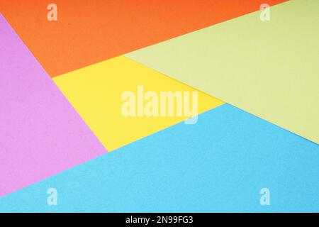 arrière-plan en papier multicolore avec cinq couleurs différentes en forme de triangle et de losange Banque D'Images