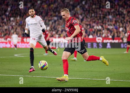 Séville, Espagne. 11th févr. 2023. Ludwig Augustisson (3) de Majorque vu pendant le match LaLiga Santander entre le FC Séville et Majorque à l'Estadio Ramon Sanchez Pizjuan à Séville. (Crédit photo : Gonzales photo/Alamy Live News Banque D'Images