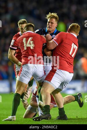 Édimbourg, Royaume-Uni. 11th février 2023. Duhan van der Merwe du Royaume-Uni. Josh Adams et Rhys Carre du pays de Galles lors du match Guinness 6 Nations au stade Murrayfield, Édimbourg. Crédit photo à lire: Neil Hanna / Sportimage crédit: Sportimage / Alay Live News Banque D'Images