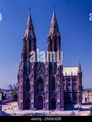 St. Cathédrale de Philominas, église catholique à Mysuru ou Mysore, Karnataka, Inde, Asie. Construit en 1936 dans un style néo-gothique Banque D'Images