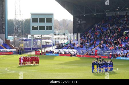 Les joueurs de Liverpool et Leicester City se sont fait une minute de silence en souvenir des vies perdues lors des tremblements de terre en Turquie et en Syrie avant le match de la Barclays Women's Super League à Prenton Park, Birkenhead. Date de la photo: Dimanche 12 février 2023. Banque D'Images