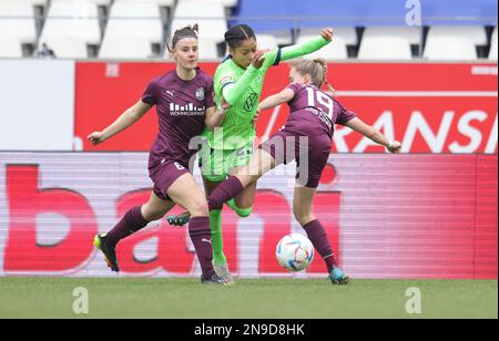 Eat, Allemagne. 12th févr. 2023. firo : 02/12/2023 football, football, ligue 1st, ligue fédérale 1st, saison 2022/2023, Alerte circulaire la ligue fédérale des femmes SG Essen-Schonebeck - VfL Wolfsburg duels de gauche à droite: Katharina Piljic, Sveindís JO et No. 19 Beke Sterner crédit: dpa/Alay Live News Banque D'Images