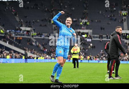 Londres, Royaume-Uni. 12th févr. 2023. Mary Earps (27), gardien de but de Manchester en photo, célèbre après avoir remporté un match de football féminin entre Tottenham Hotspur Women et Manchester United Women dans le cadre d'un nouveau match du premier match de la saison 2022 - 2023 de Barclays Women's Super League , dimanche 12 février 2023 à Londres , ANGLETERRE . PHOTO SPORTPIX | David Catry crédit: David Catry/Alay Live News Banque D'Images