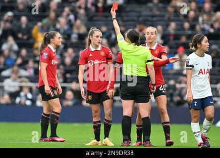 Londres, Royaume-Uni. 12th févr. 2023. Ella Toone (7) de Manchester reçoit une carte rouge de l'arbitre Amy Fearn lors d'un match de football féminin entre Tottenham Hotspur Women et Manchester United Women sur un nouveau match du premier jour de match de la saison 2022 - 2023 de Barclays Women's Super League , Dimanche 12 février 2023 à Londres , ANGLETERRE . PHOTO SPORTPIX | David Catry crédit: David Catry/Alay Live News Banque D'Images