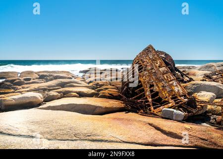 L'épave de l'Aristea se trouve sur les rochers de la côte de l'océan Atlantique près de la baie de Hondeklip en Afrique du Sud. Le navire s'est échoué en 1945 et s'est corrodé. Banque D'Images