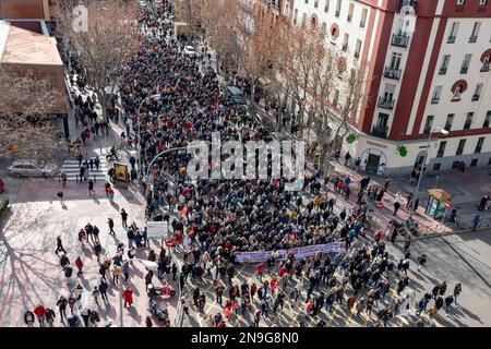 Manifestation. Santé. Images aériennes d'une manifestation dans les rues de la ville de Madrid en faveur de la santé publique. En Espagne. infirmières. médecins Banque D'Images