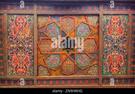 Plafond peint, les quartiers des épouses de l'émir, Palais Tash Khauli, 1830, Ichon Qala, Khiva, Ouzbékistan Banque D'Images