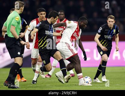 AMSTERDAM - (lr) Pelle Clément de RKC Waalwijk, Brian Brobbey d'Ajax lors du match de première ligue néerlandais entre Ajax Amsterdam et RKC Waalwijk à la Johan Cruijff Arena sur 12 février 2023 à Amsterdam, pays-Bas. ANP MAURICE VAN STONE Banque D'Images