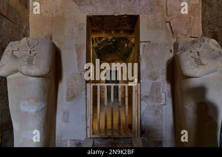 Salle Barque du sanctuaire à Amun située à l'arrière du temple de Hatshepsout à Louxor, Égypte. C'est le sanctuaire d'Amun. Banque D'Images