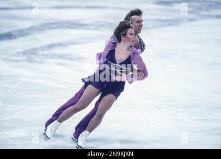 CHRISTOPHER DEAN ET JAYNE TORVILL (GBR) DANSENT AU BOLERO ORIGINAL DE RAVEL LORS DE L'EXPOSITION DE PATINAGE ARTISTIQUE AUX JEUX OLYMPIQUES D'HIVER DE 1994. Banque D'Images