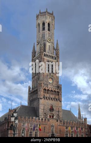 Le Beffroi de Bruges, clocher médiéval dans le centre de Bruges, Belgique. L'un des symboles les plus importants de la ville. Banque D'Images