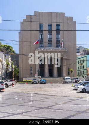 Valparaiso, Chili - 22 janvier 2023 : bâtiment moderne pour la Cour suprême ou la Cour d'appel de Valparaiso Banque D'Images