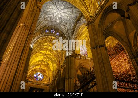 Intérieurs de la cathédrale de Séville en Espagne Banque D'Images
