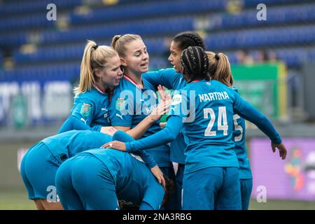 Sittard, pays-Bas. 12th févr. 2023. Sittard, pays-Bas, 10 février 2023: Les joueurs du PSV célèbrent après avoir marqué pendant le match de l'Azerion Eredivisiie Vrouwen entre Fortuna Sittard et le PSV au stade Fortuna Sittard à Sittard, pays-Bas. (Leitting Gao/SPP) crédit: SPP Sport presse photo. /Alamy Live News Banque D'Images