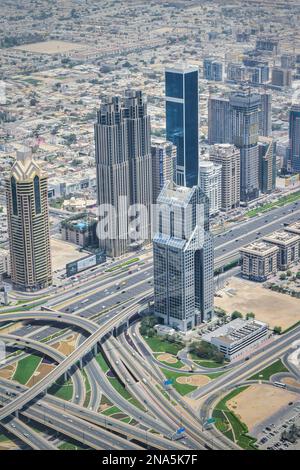 Vue sur la ville de Dubaï depuis le sommet de Burj Khalifa. Banque D'Images