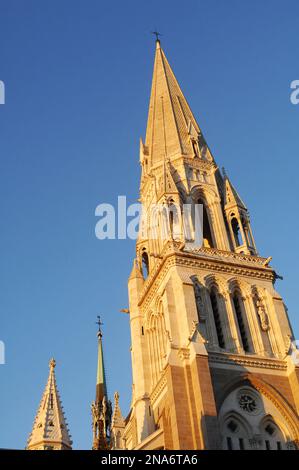 France. Loire-Atlantique (44). Nantes. Clocher de l'église Saint-Nicolas, construit en 1869 dans un style noégothical. Banque D'Images