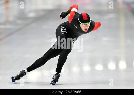 Tomaszow Mazowiecki, Pologne. 12th févr. 2023. Lian Ziwen, de Chine, participe à la compétition de la division A masculine de 1000m le jour 3 de la coupe du monde de patinage de vitesse 2022-2023 de l'UIP à Tomaszow Mazowiecki, en Pologne, le 12 février 2023. Crédit : Jan Kowalski/Xinhua/Alay Live News Banque D'Images