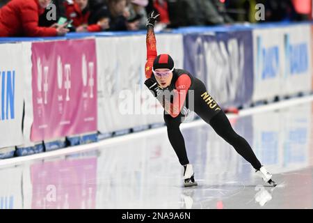 Tomaszow Mazowiecki, Pologne. 12th févr. 2023. Yang Binyu, de Chine, participe à la compétition de la division B des femmes de 1000m le jour 3 de la coupe du monde de patinage de vitesse 2022-2023 de l'UIP à Tomaszow Mazowiecki, en Pologne, le 12 février 2023. Crédit : Jan Kowalski/Xinhua/Alay Live News Banque D'Images