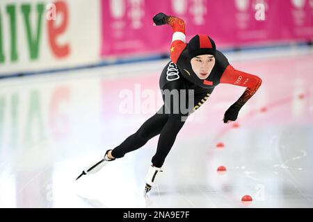 Tomaszow Mazowiecki, Pologne. 12th févr. 2023. Han Mei, de Chine, participe à la compétition de la division B des femmes de 1000m le jour 3 de la coupe du monde de patinage de vitesse 2022-2023 de l'UIP à Tomaszow Mazowiecki, en Pologne, le 12 février 2023. Crédit : Jan Kowalski/Xinhua/Alay Live News Banque D'Images