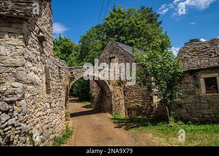 Une belle photo de vieilles maisons en pierre dans le Jas à Chanac, Lozère, France, Europe Banque D'Images