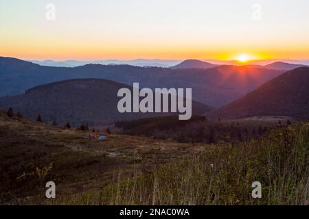 À Black Balsam Knob, dans les Blue Ridge Mountains, plusieurs personnes campent le long de la piste Art Loeb en Caroline du Nord. Banque D'Images