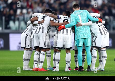 Turin, Italie. 12th févr. 2023. Les joueurs du Juventus FC affrontent avant le Serie Un match de football entre le Juventus FC et l'ACF Fiorentina au stade Allianz de 12 février 2023 à Turin, en Italie. Credit: Marco Canoniero / Alamy Live News Banque D'Images